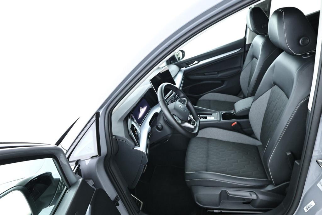 Volkswagen Golf 2025 г. Серый, пробег 32622 км