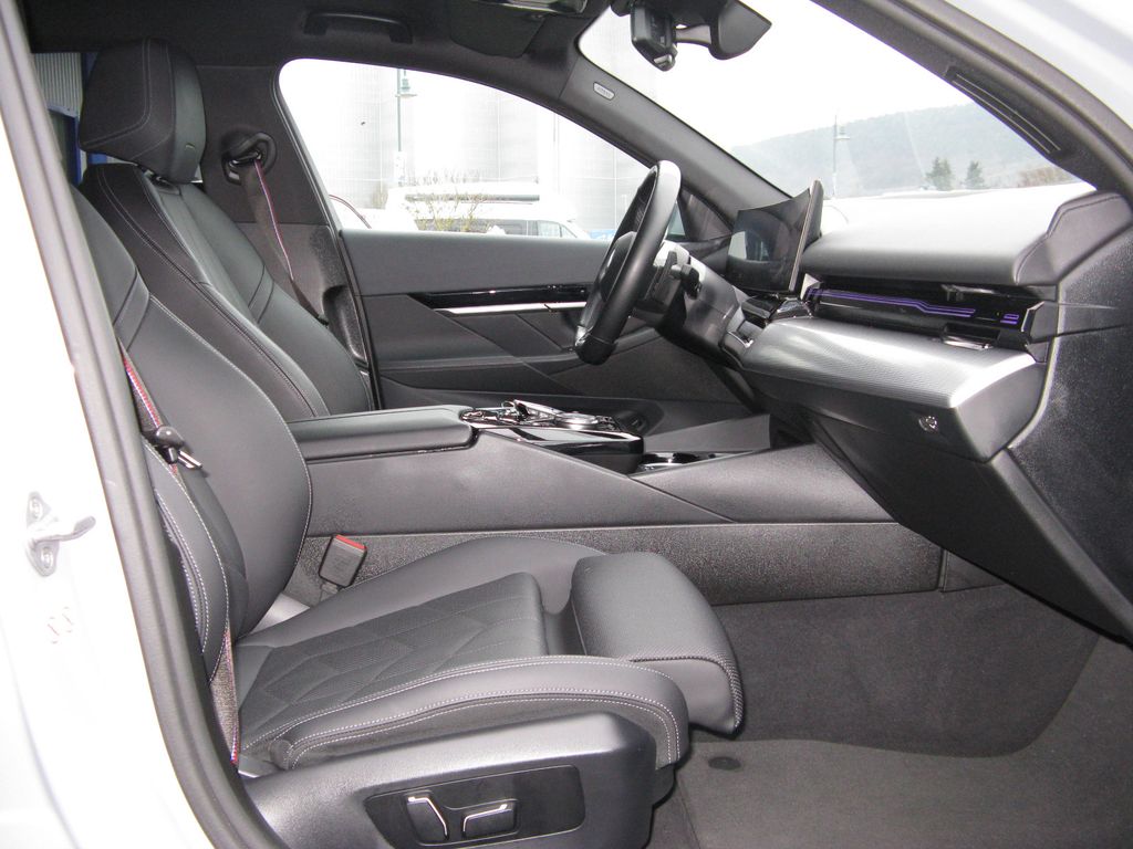 BMW 520 2023 г. Серый, пробег 42650 км