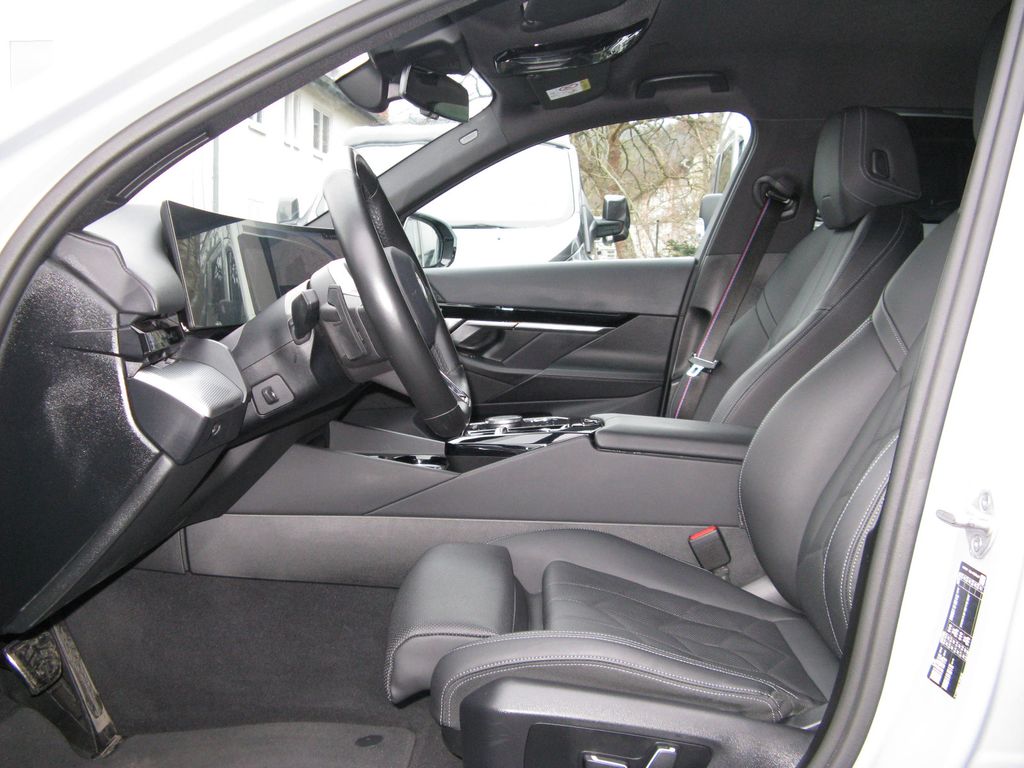 BMW 520 2023 г. Серый, пробег 42650 км