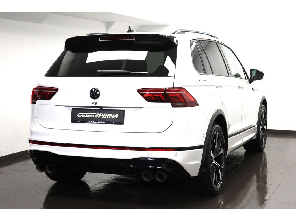 Volkswagen Tiguan 2023 г. Белый, пробег 29300 км