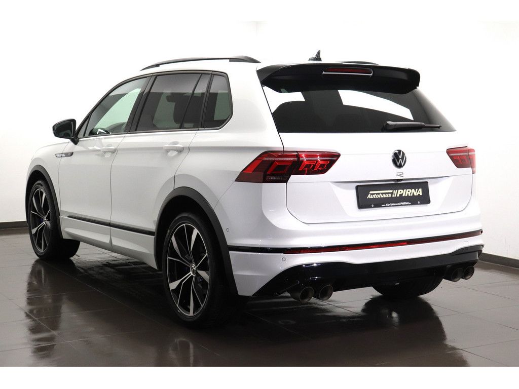 Volkswagen Tiguan 2023 г. Белый, пробег 29300 км