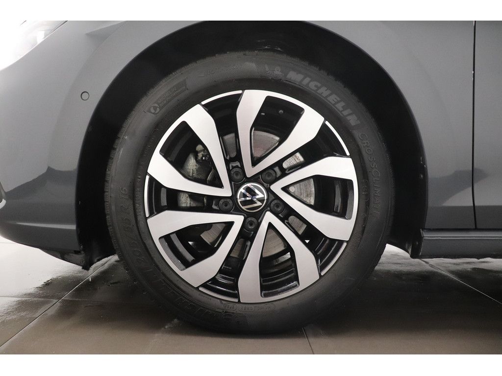 Volkswagen Golf 2022 г. Серый, пробег 51400 км