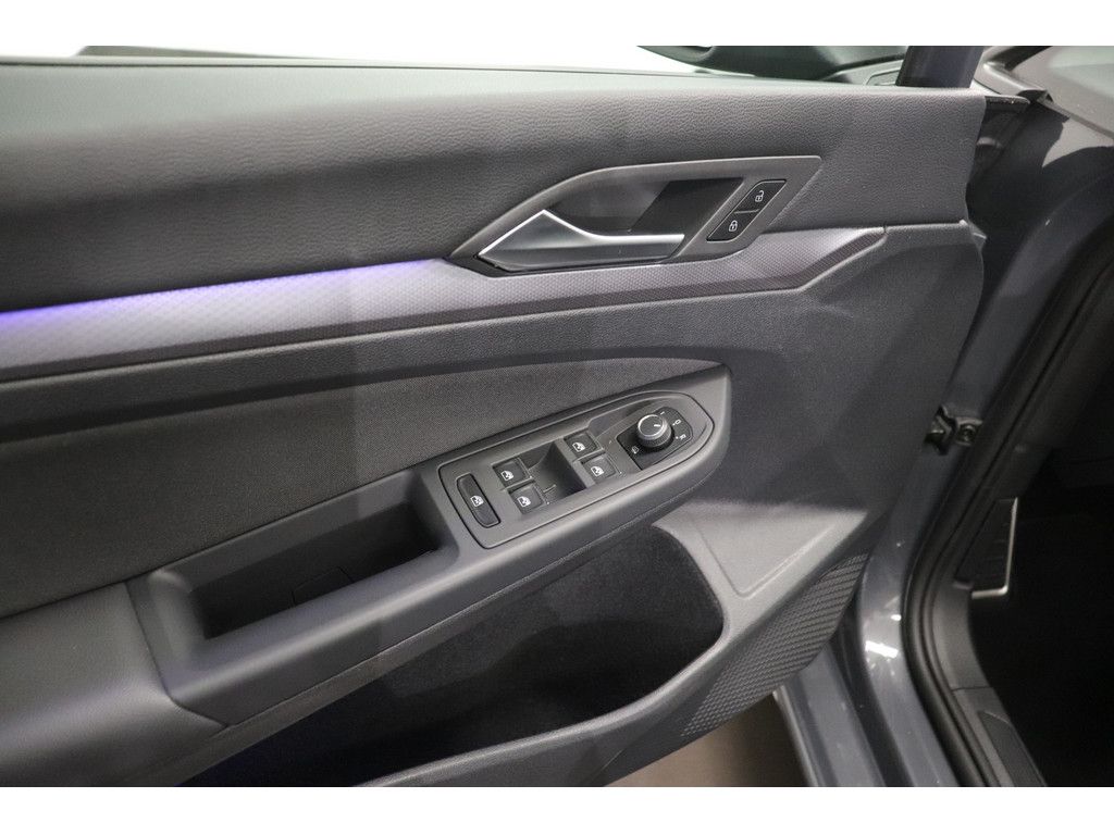 Volkswagen Golf 2022 г. Серый, пробег 51400 км