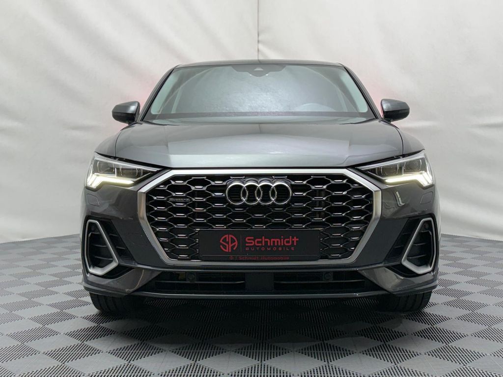 Audi Q3 2023 г. Серый, пробег 60000 км
