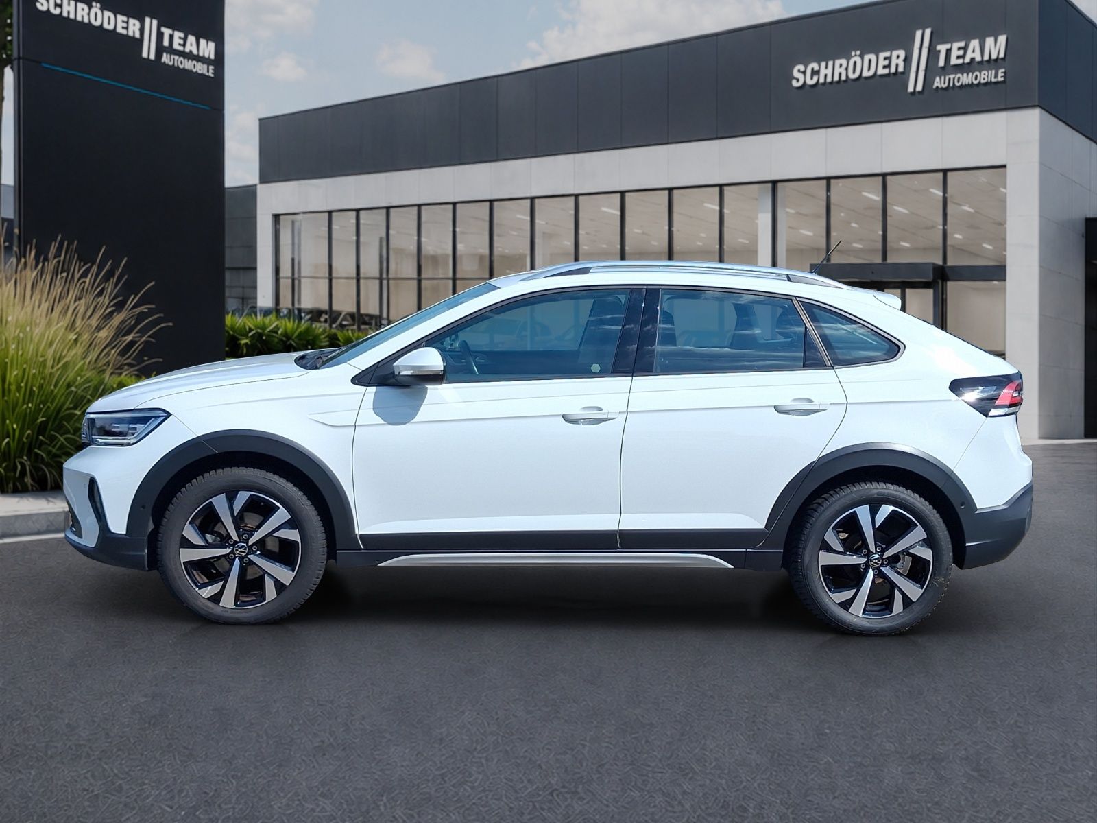 Volkswagen Taigo 2023 г. Белый, пробег 30539 км