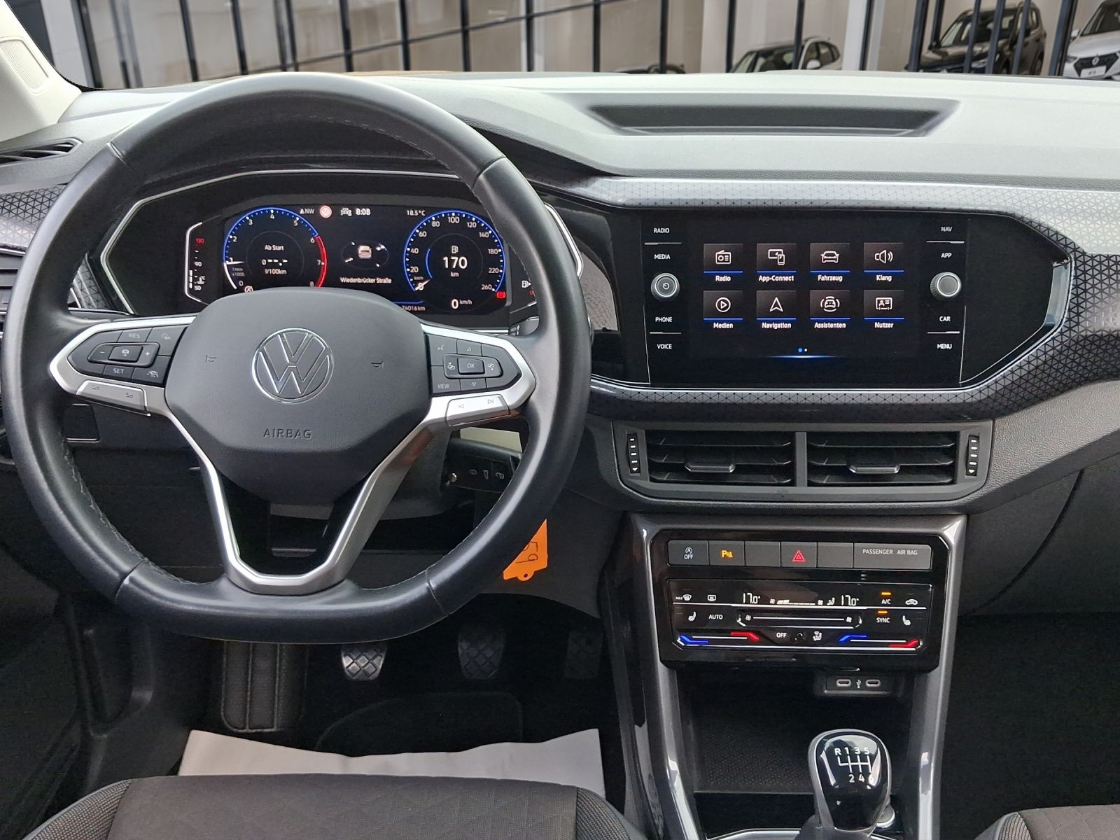 Volkswagen T-Cross 2023 г. Белый, пробег 45456 км