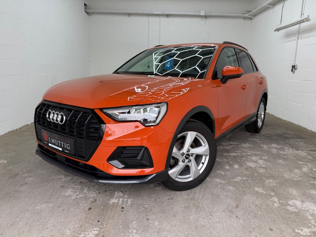 Audi Q3 2022 г. Оранжевый, пробег 50000 км