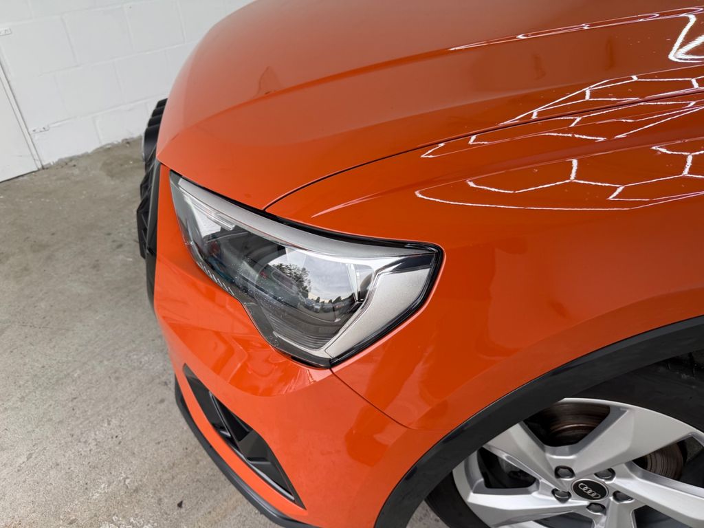 Audi Q3 2022 г. Оранжевый, пробег 50000 км