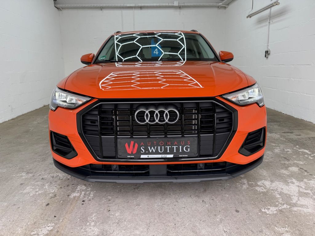 Audi Q3 2022 г. Оранжевый, пробег 50000 км