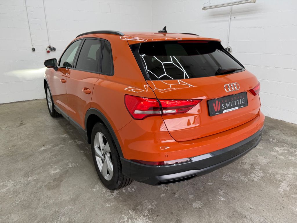 Audi Q3 2022 г. Оранжевый, пробег 50000 км