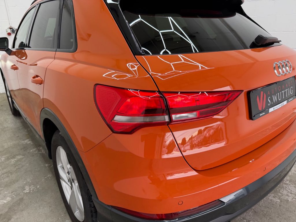 Audi Q3 2022 г. Оранжевый, пробег 50000 км