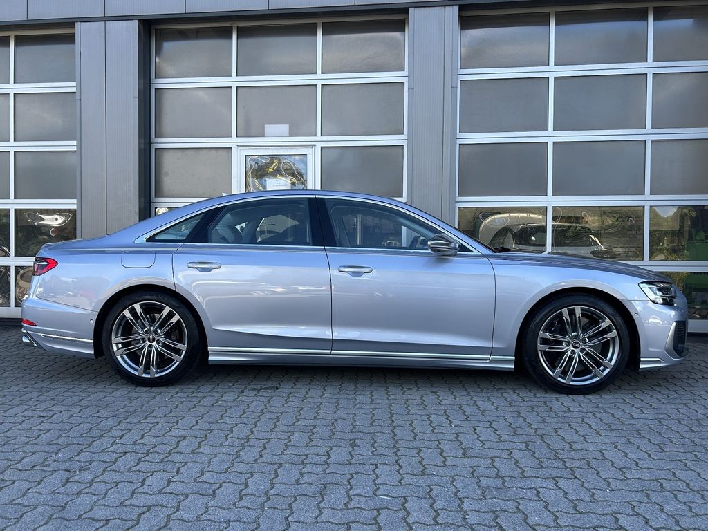 Audi S8 2023 г. Серебристый, пробег 27751 км