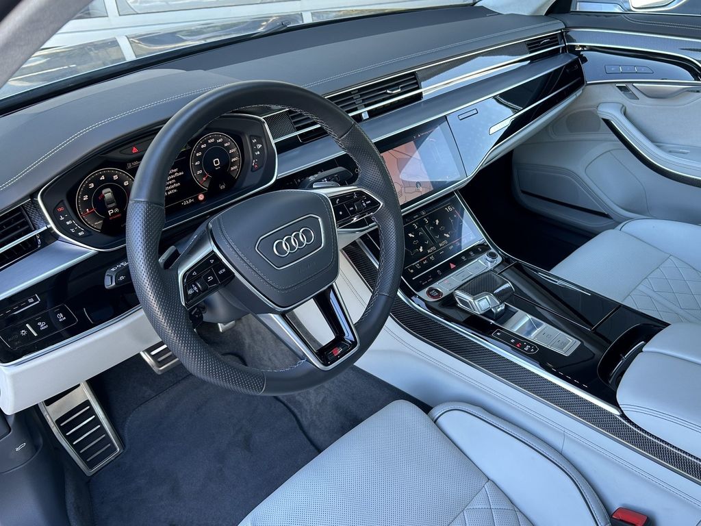 Audi S8 2023 г. Серебристый, пробег 27751 км