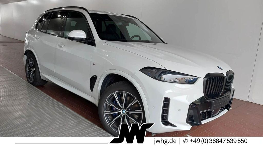 BMW X5 2024 г. Белый, пробег 60000 км