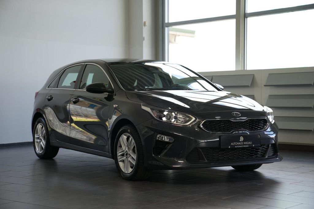 Kia CEE'D / CEED 2021 г. Белый, пробег 20530 км