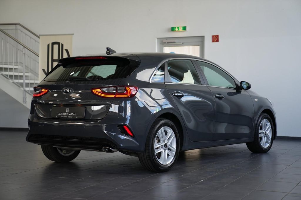 Kia CEE'D / CEED 2021 г. Белый, пробег 20530 км