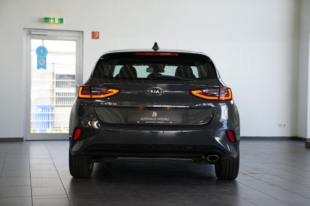 Kia CEE'D / CEED 2021 г. Белый, пробег 20530 км