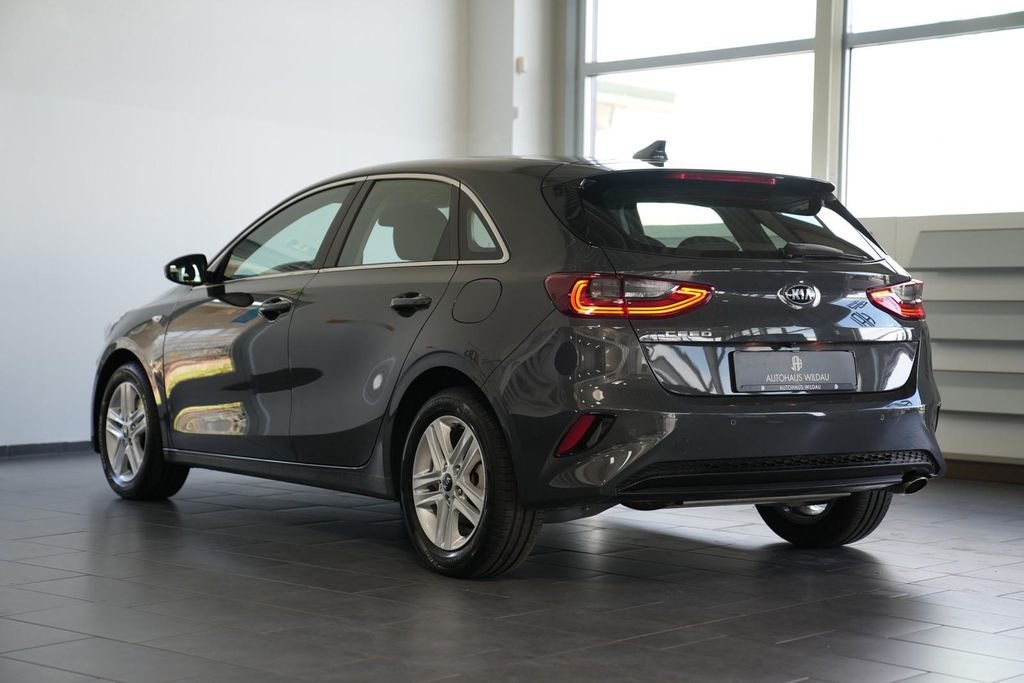 Kia CEE'D / CEED 2021 г. Белый, пробег 20530 км