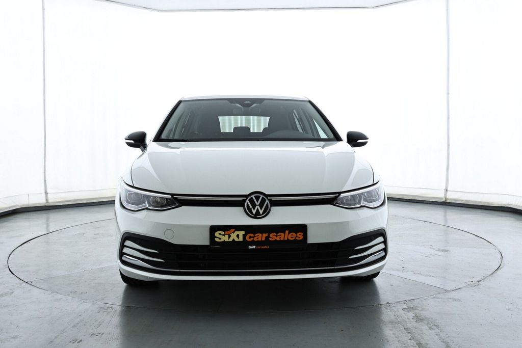 Volkswagen Golf 2024 г. Белый, пробег 27473 км