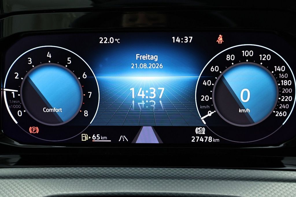 Volkswagen Golf 2024 г. Белый, пробег 27473 км