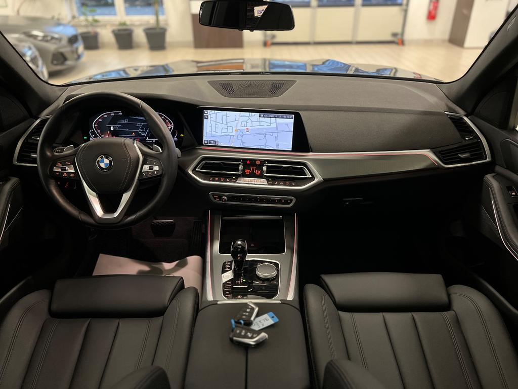 BMW X5 2022 г. Серый, пробег 48256 км