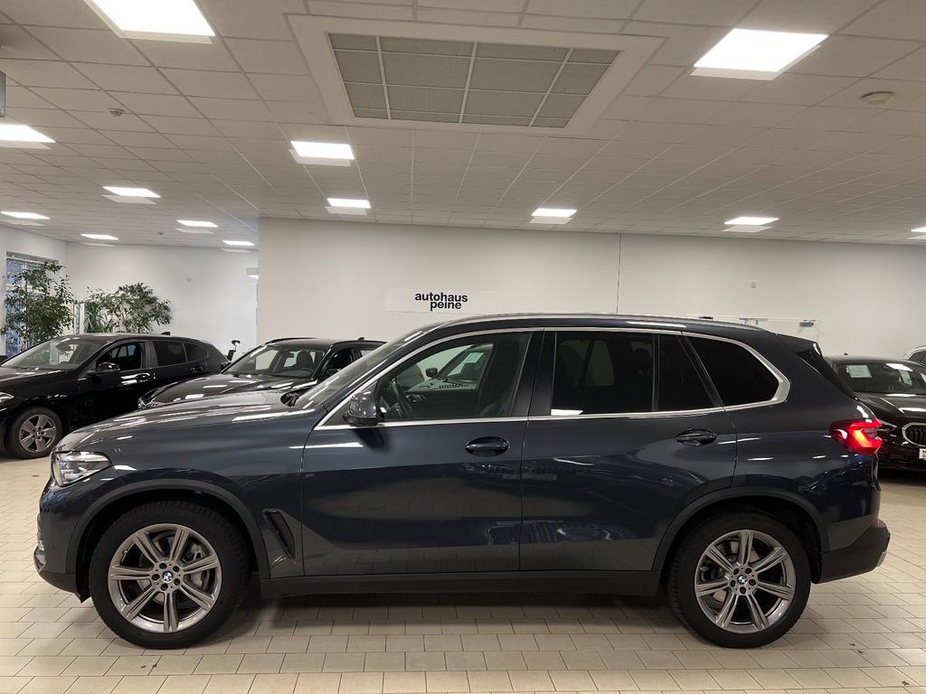 BMW X5 2022 г. Серый, пробег 48256 км