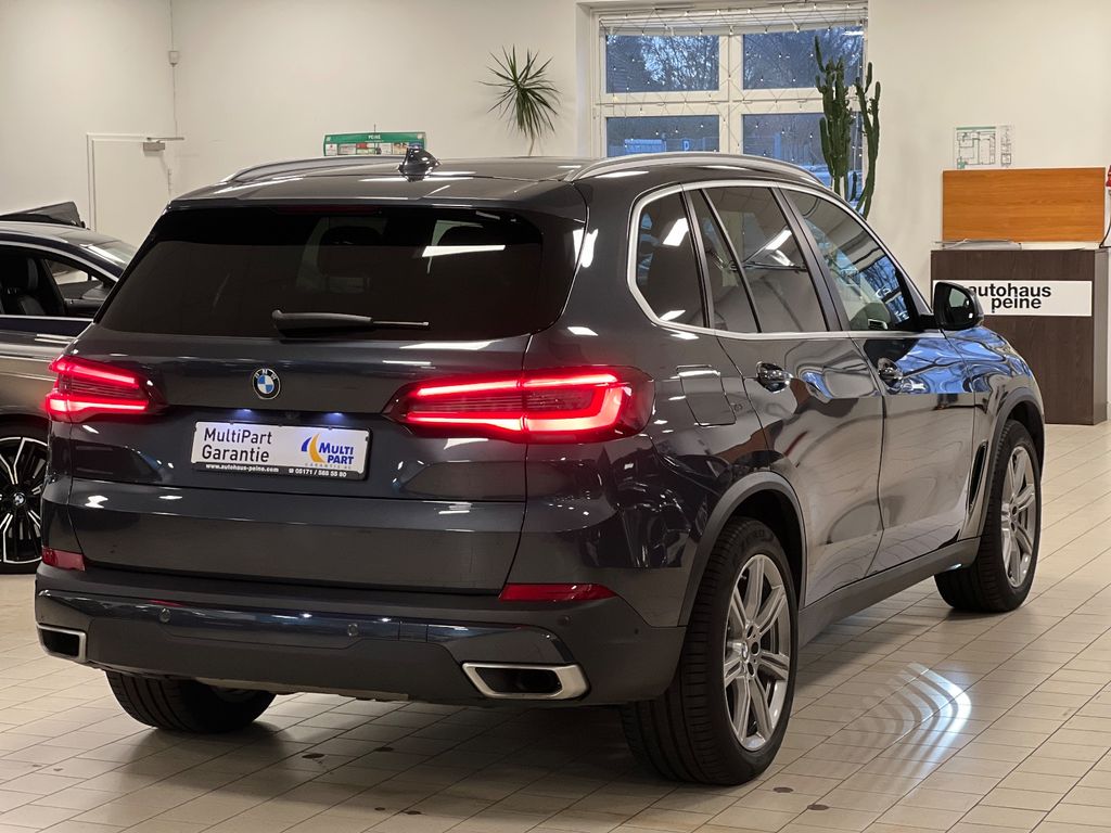 BMW X5 2022 г. Серый, пробег 48256 км