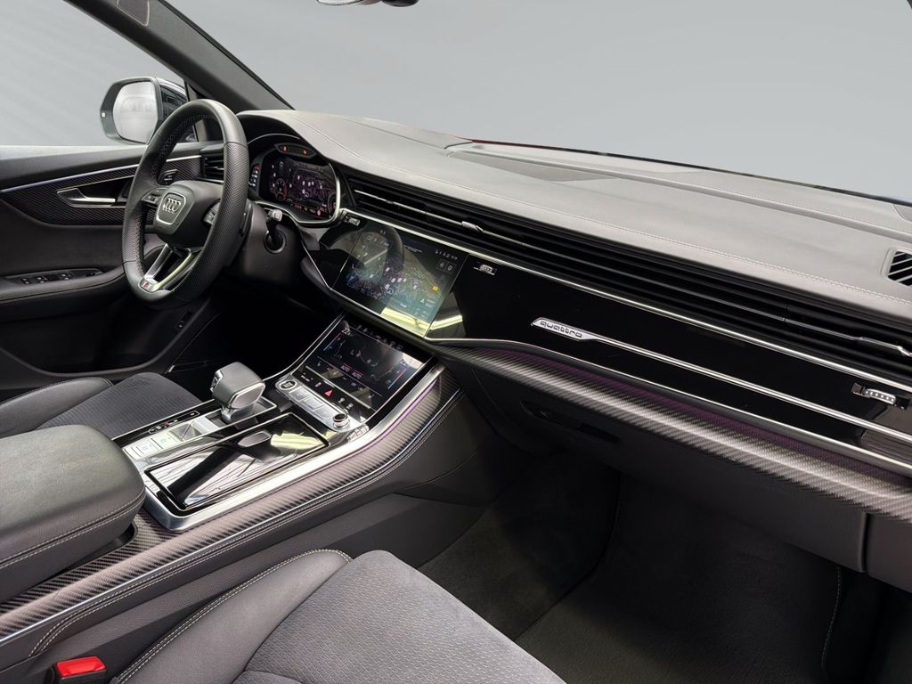 Audi Q8 2024 г. Чёрный, пробег 55000 км