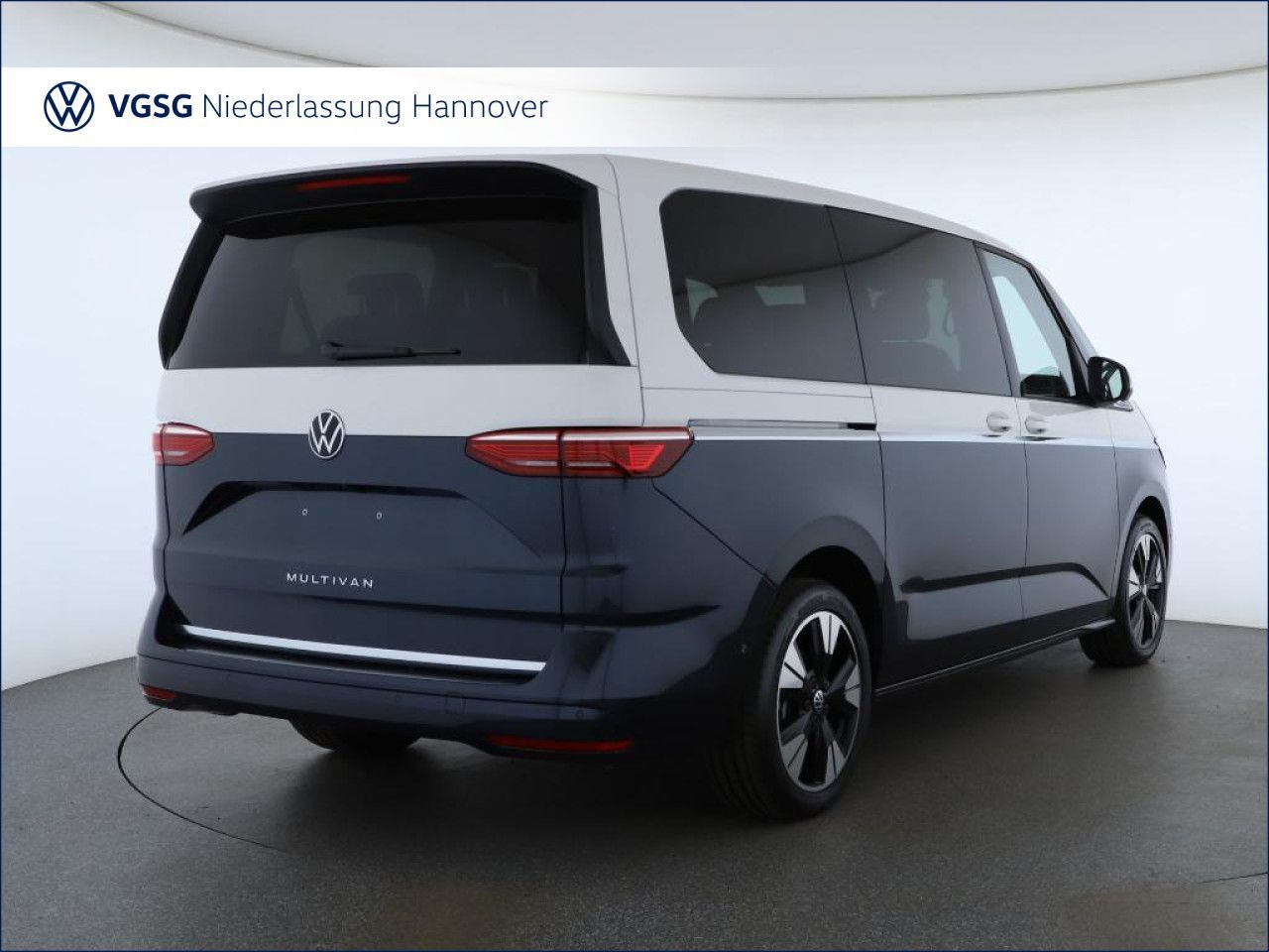 Volkswagen T7 MULTIVAN 2025 г. Синий, пробег 12371 км