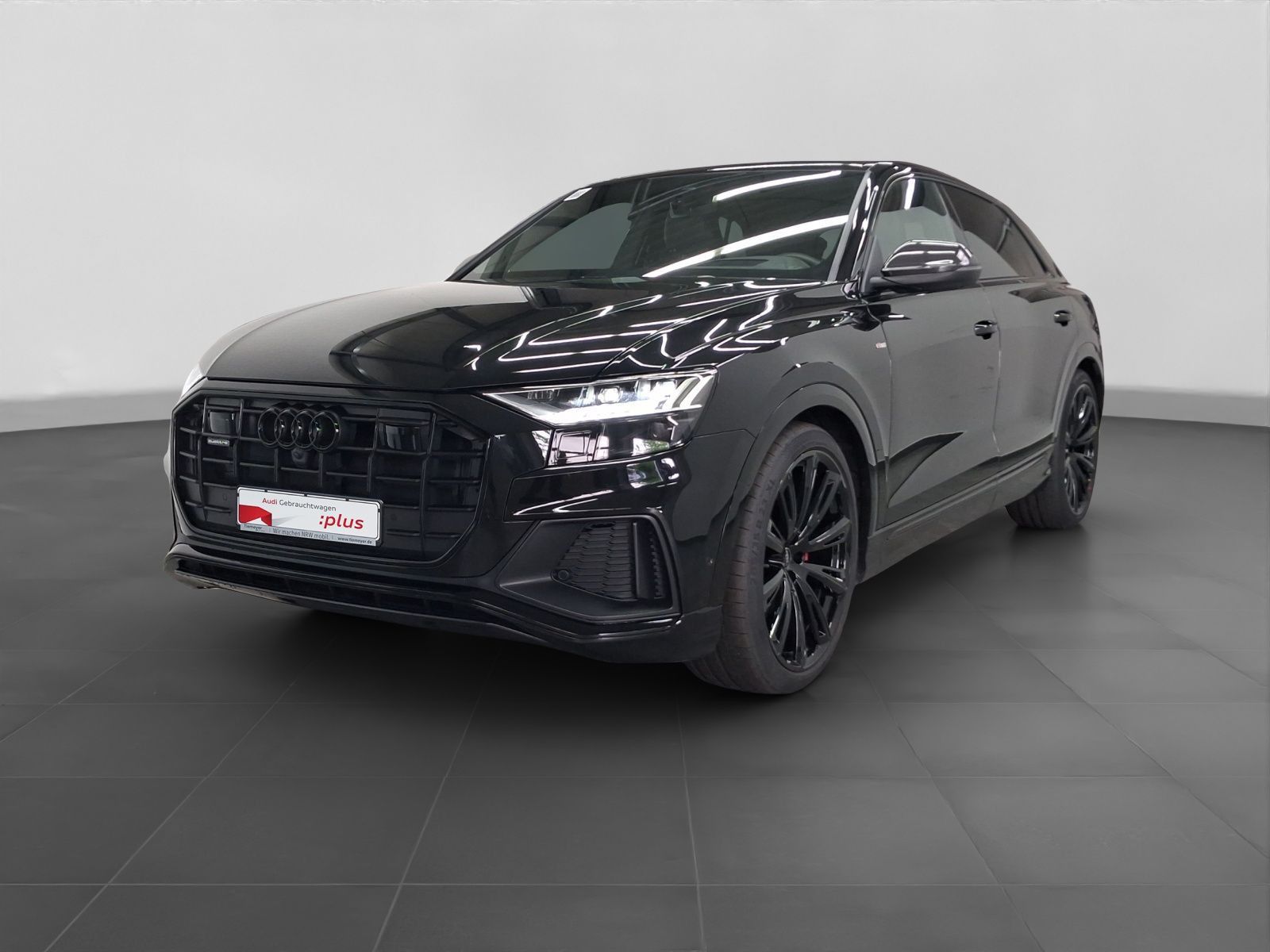 Audi Q8 2023 г. Чёрный, пробег 49846 км