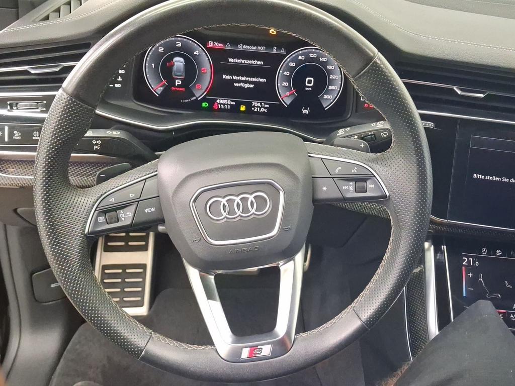 Audi Q8 2023 г. Чёрный, пробег 49846 км
