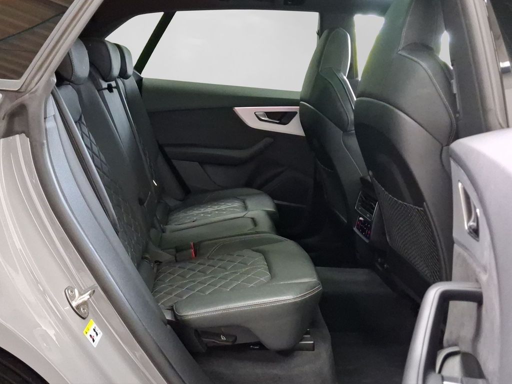 Audi Q8 2023 г. Серый, пробег 56089 км