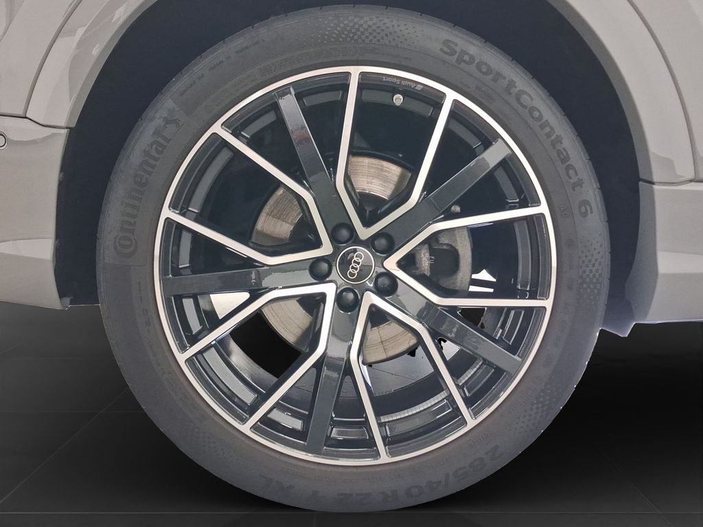 Audi Q8 2023 г. Серый, пробег 56089 км