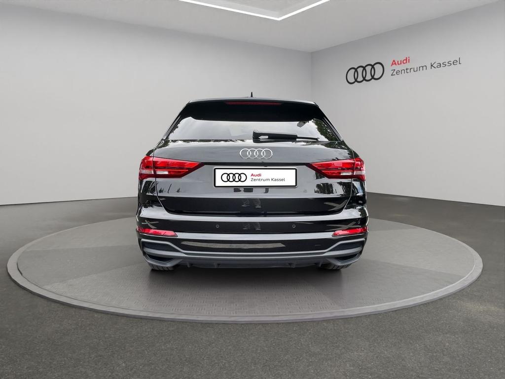 Audi Q3 2023 г. Чёрный, пробег 50524 км