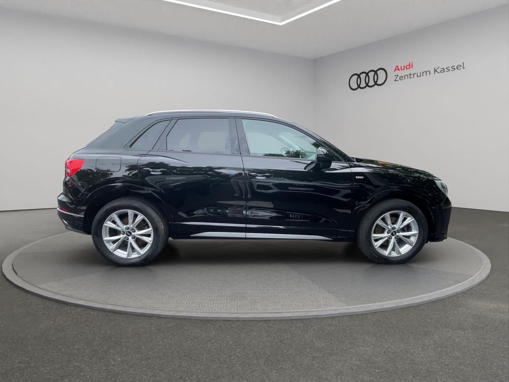 Audi Q3 2023 г. Чёрный, пробег 50524 км