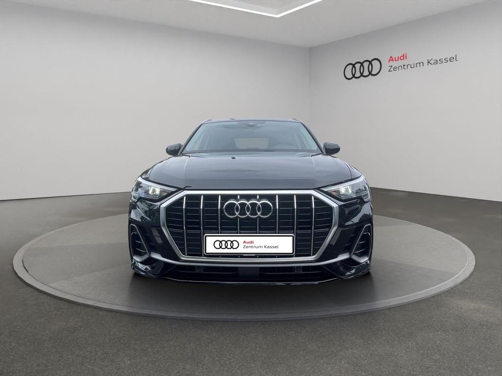 Audi Q3 2023 г. Чёрный, пробег 50524 км