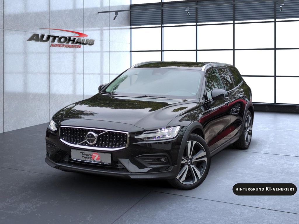 Volvo V60 Cross Country 2024 г. Чёрный, пробег 51300 км
