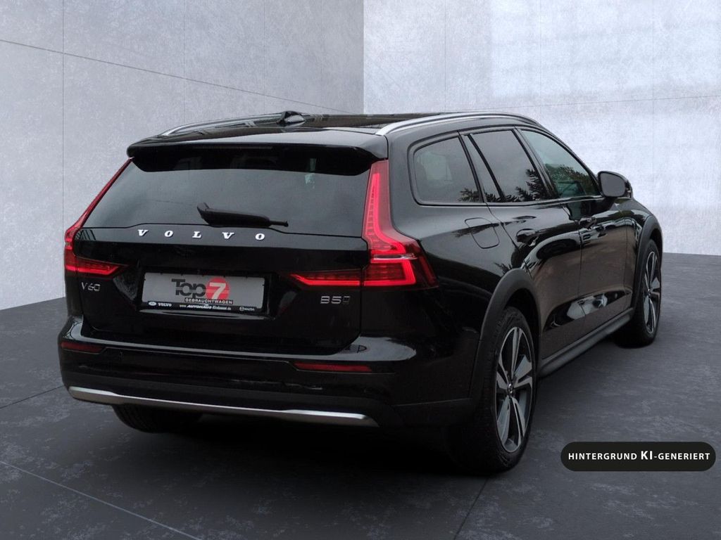 Volvo V60 Cross Country 2024 г. Чёрный, пробег 51300 км