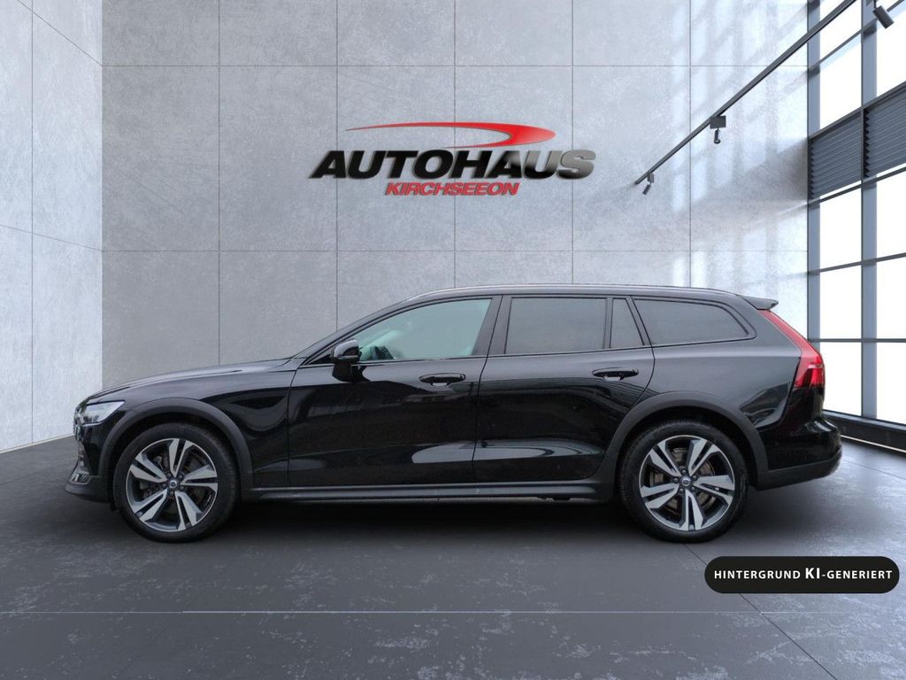 Volvo V60 Cross Country 2024 г. Чёрный, пробег 51300 км