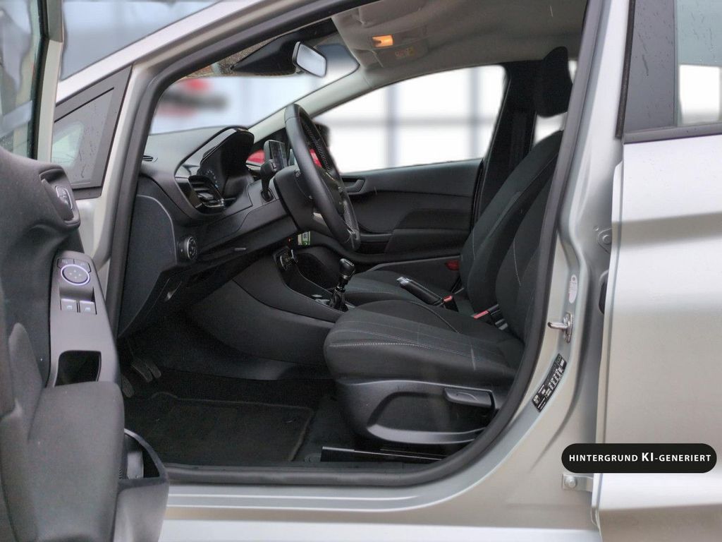 Ford Fiesta 2021 г. Серебристый, пробег 43300 км