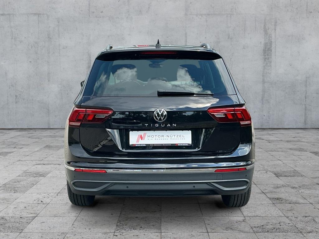 Volkswagen Tiguan 2023 г. Чёрный, пробег 28290 км