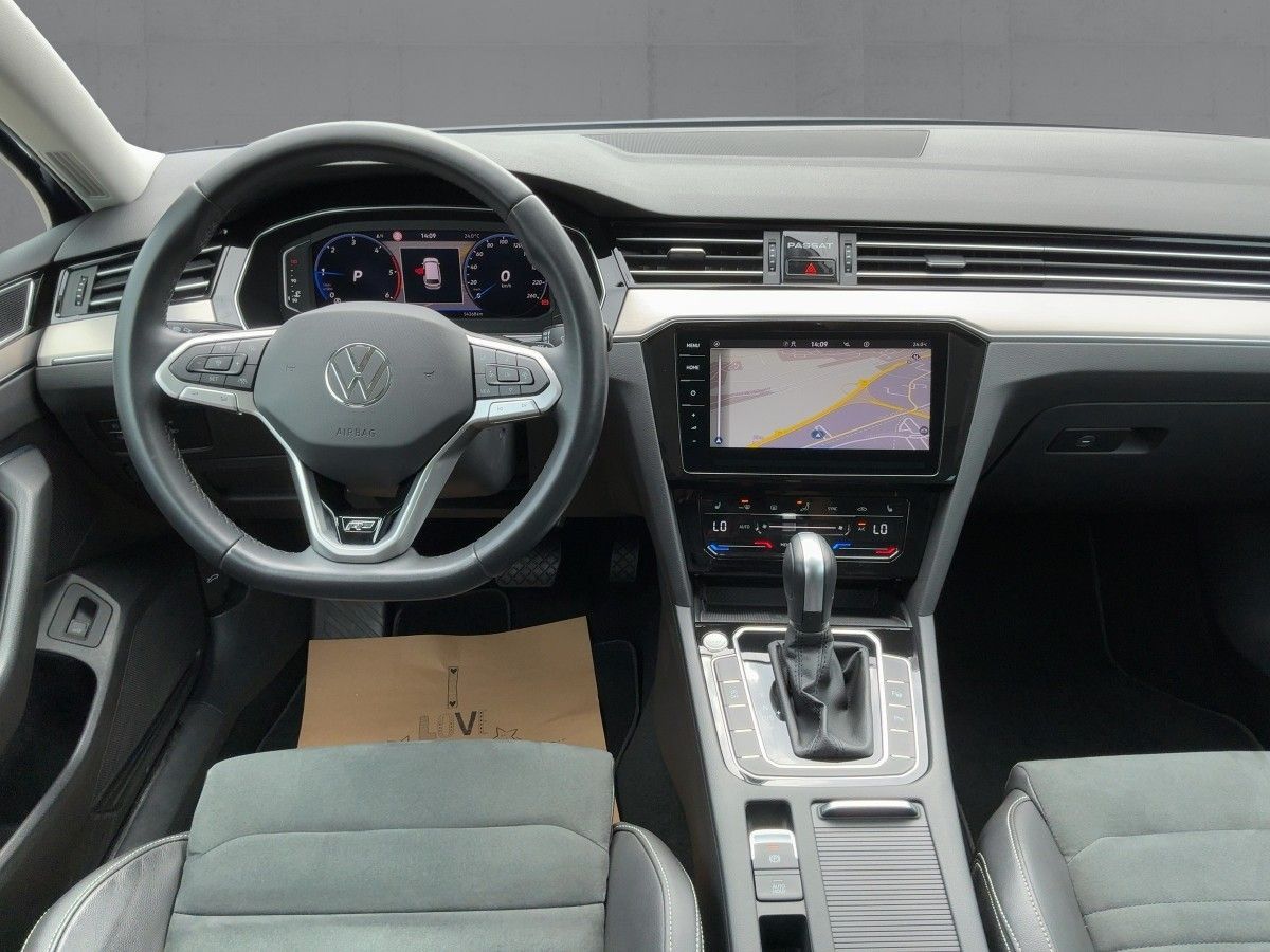 Volkswagen PASSAT VARIANT 2023 г. Синий, пробег 54266 км