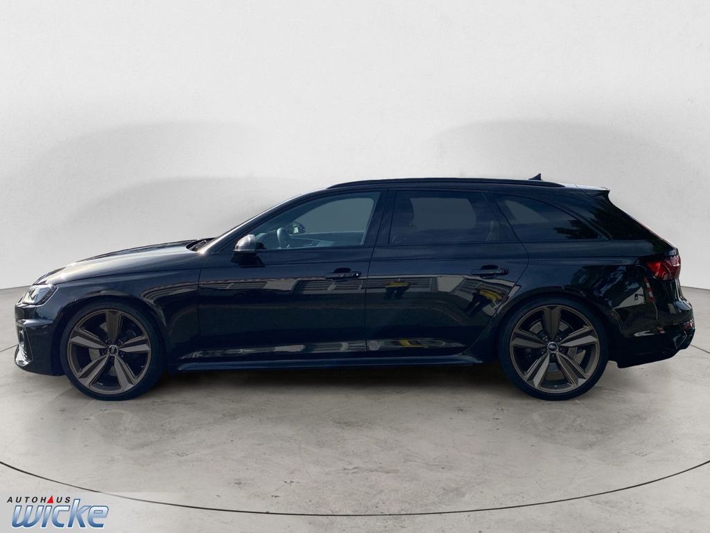 Audi RS4 2023 г. Чёрный, пробег 45572 км