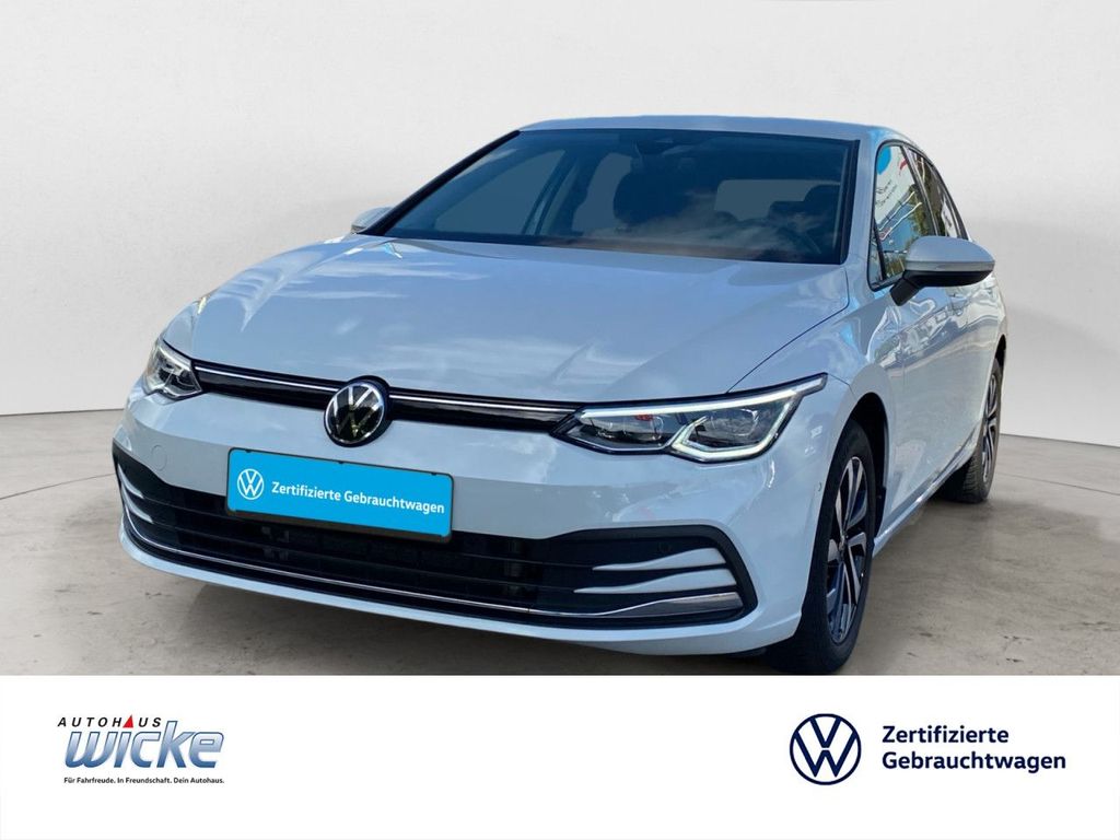Volkswagen Golf 2023 г. Белый, пробег 48767 км
