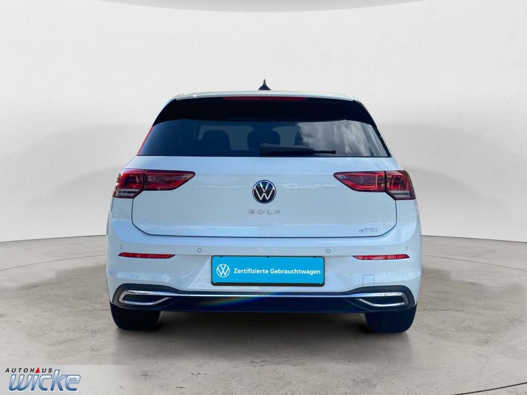 Volkswagen Golf 2023 г. Белый, пробег 48767 км