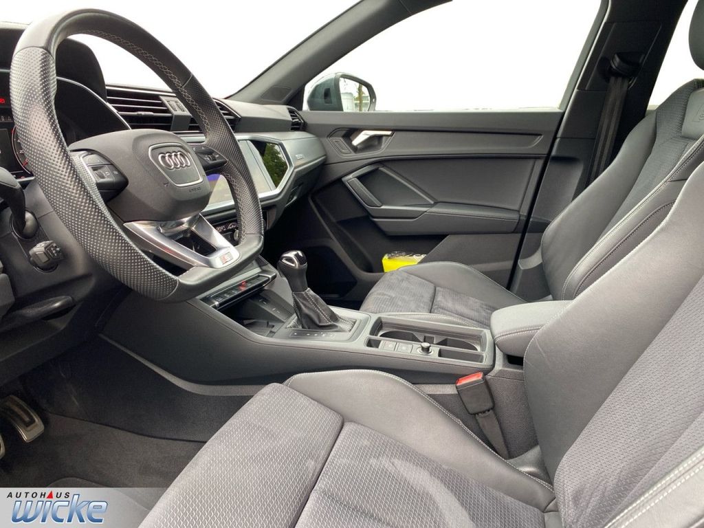 Audi Q3 2023 г. Серый, пробег 56348 км