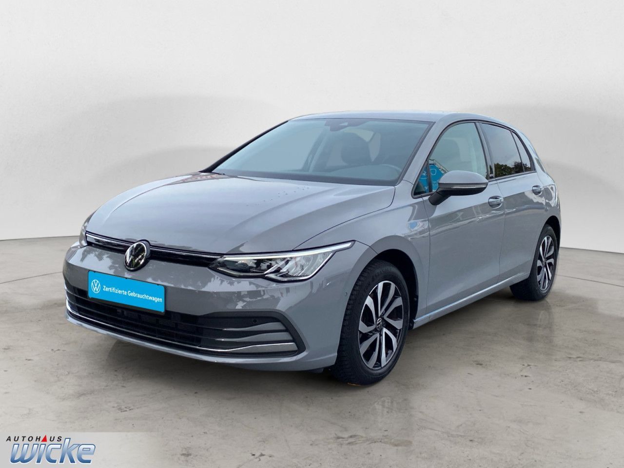 Volkswagen Golf 2023 г. Серый, пробег 33354 км