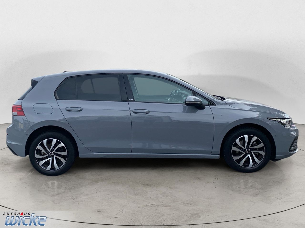 Volkswagen Golf 2023 г. Серый, пробег 33354 км