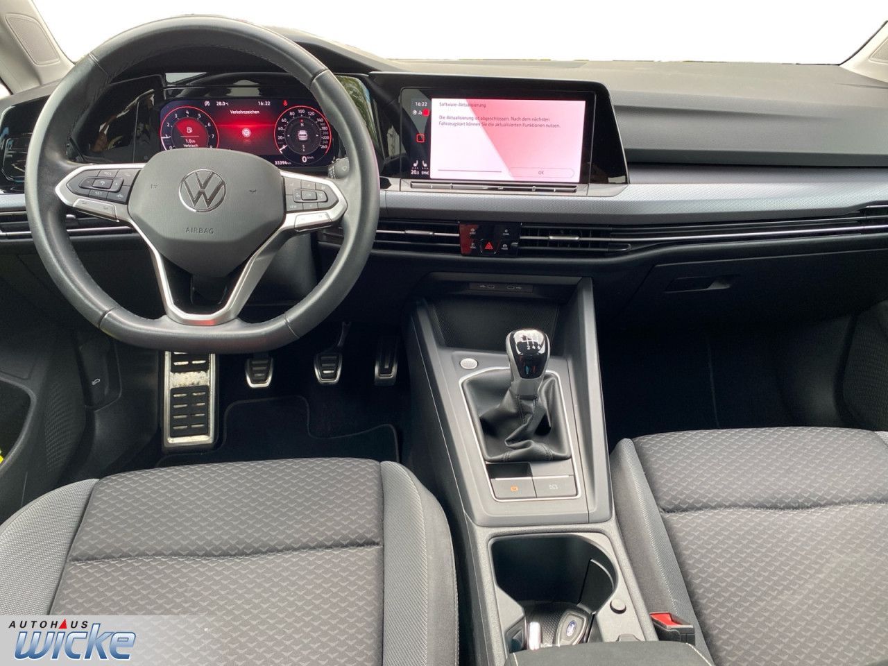 Volkswagen Golf 2023 г. Серый, пробег 33354 км
