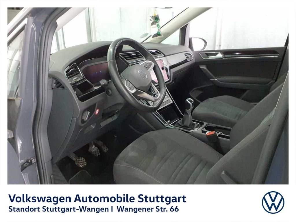 Volkswagen Touran 2022 г. Серый, пробег 58202 км